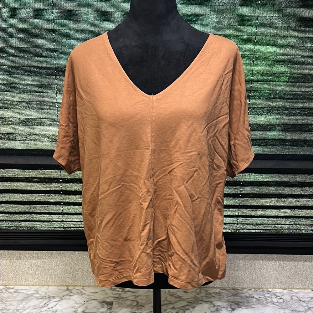 Studio B by Bobeau Women’s V Neck SS Boxy Cut Brown Tee Size Large